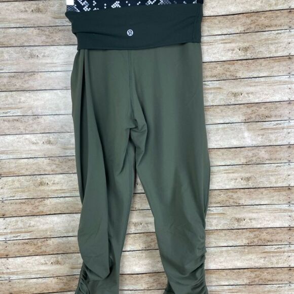 Lululemon Sunset Salutation Crops sz 2 - Picture 3 of 5